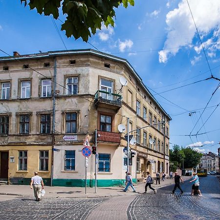 1 Bedroom Apartment Near Elizabeth'S The Cathedral Lviv Ngoại thất bức ảnh