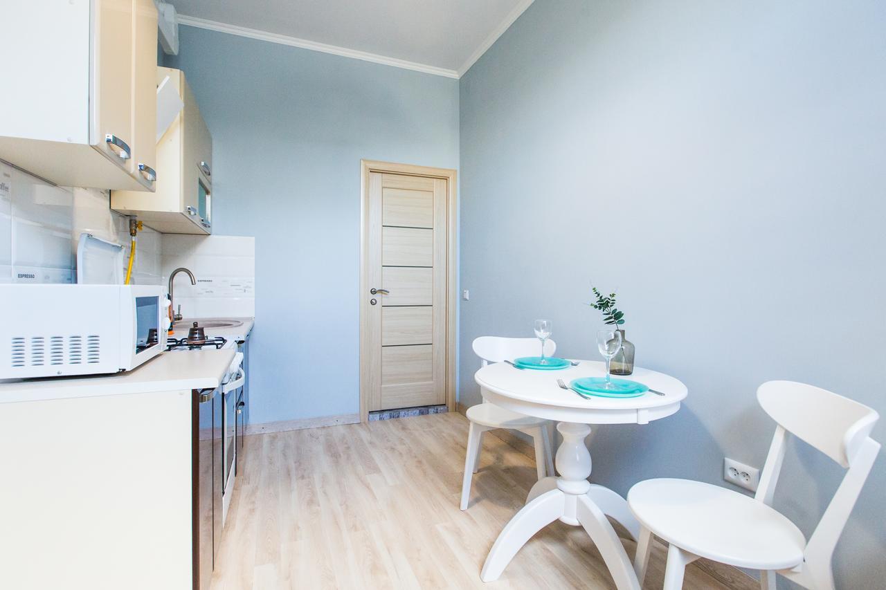 1 Bedroom Apartment Near Elizabeth'S The Cathedral Lviv Ngoại thất bức ảnh