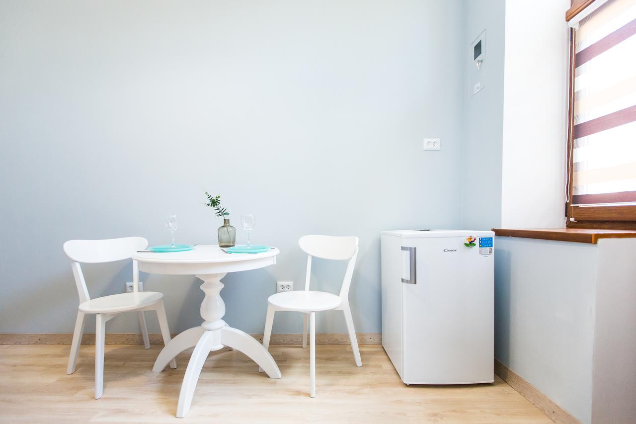 1 Bedroom Apartment Near Elizabeth'S The Cathedral Lviv Ngoại thất bức ảnh